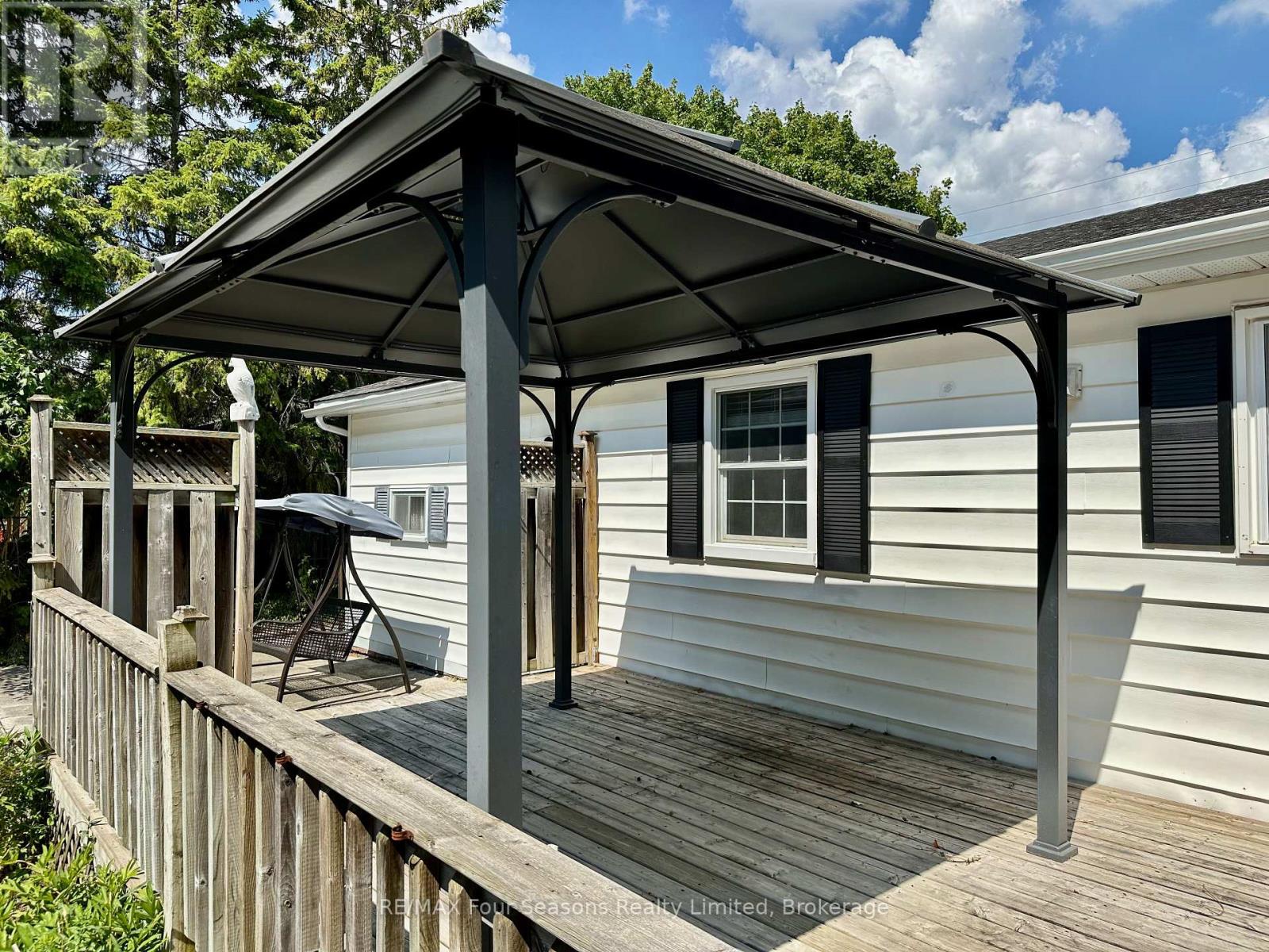 Photo 12 of 207 Christopher Street, Clearview ON
