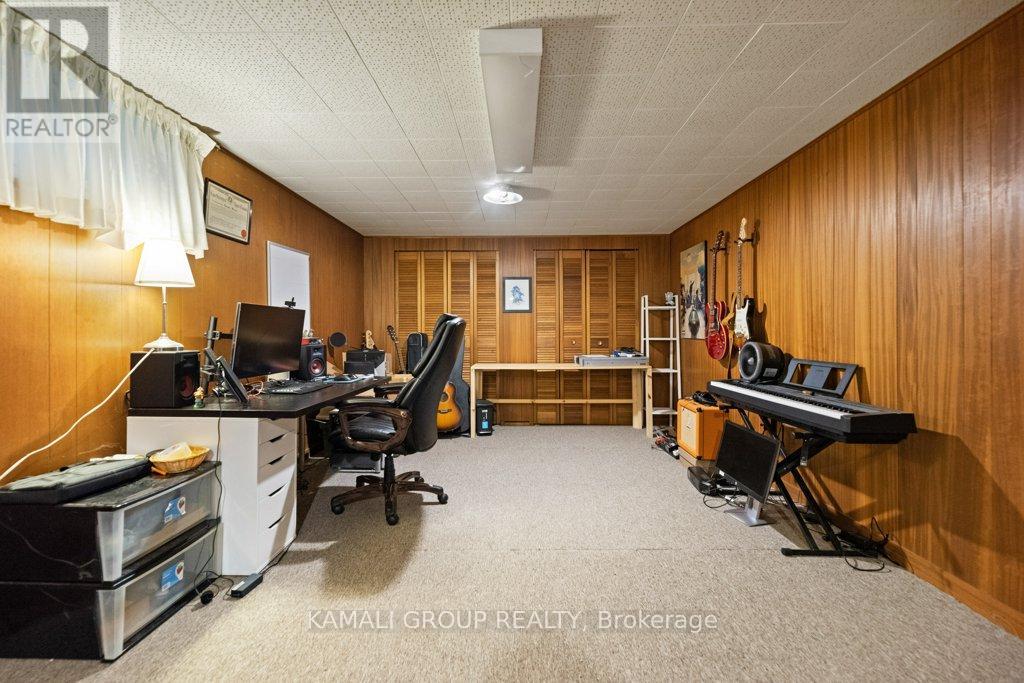 Photo 16 of 10 Regency Square, Toronto ON