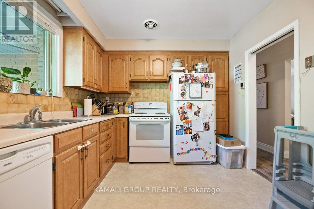 Photo 13 of 10 Regency Square, Toronto ON