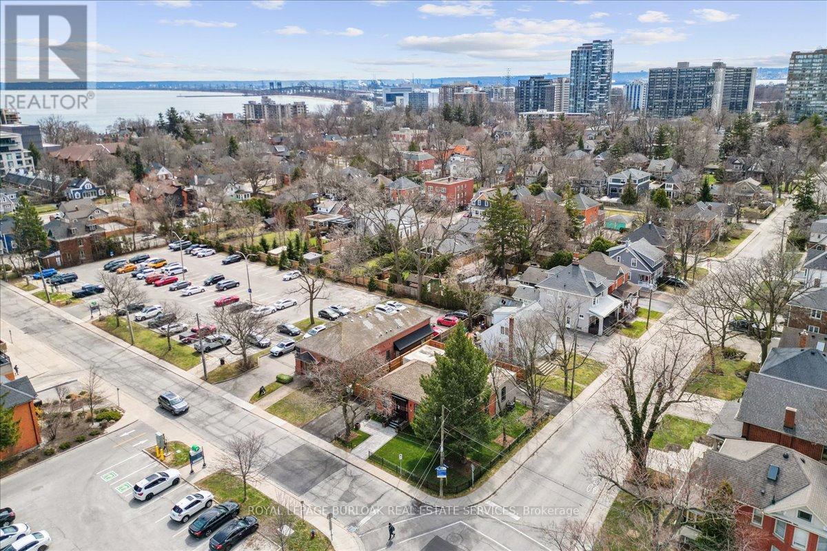 Photo 12 of 524 Locust Street, Burlington ON