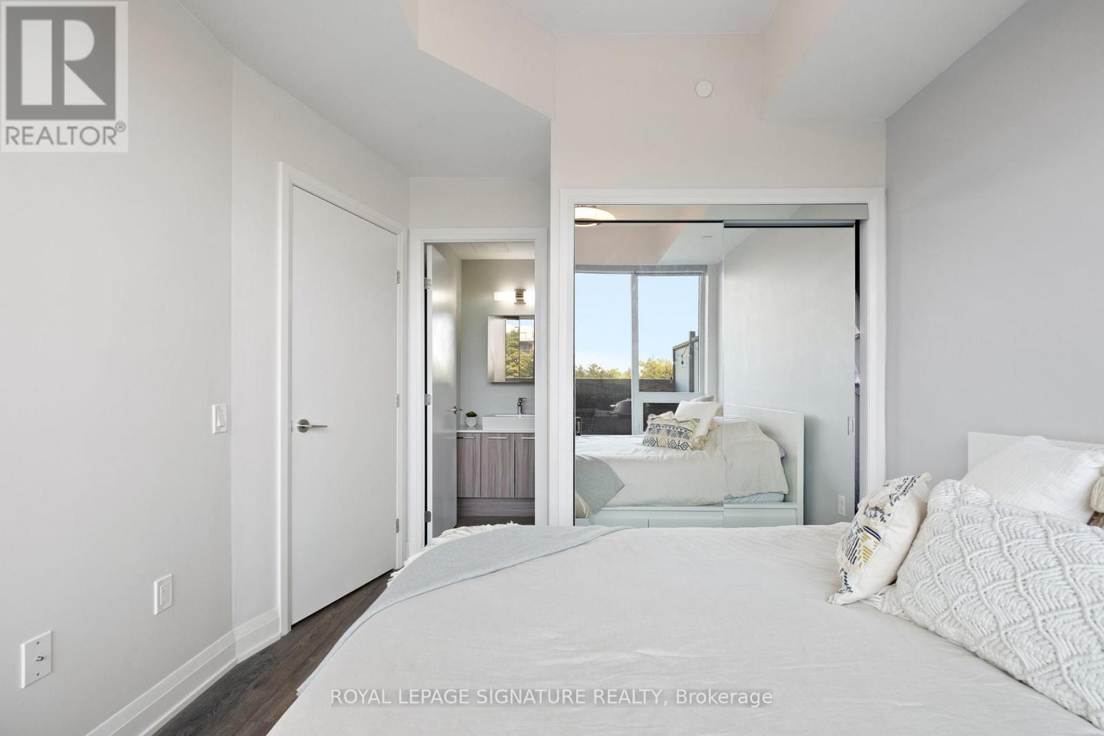 Photo 17 of 316 4800 Highway 7, Vaughan ON