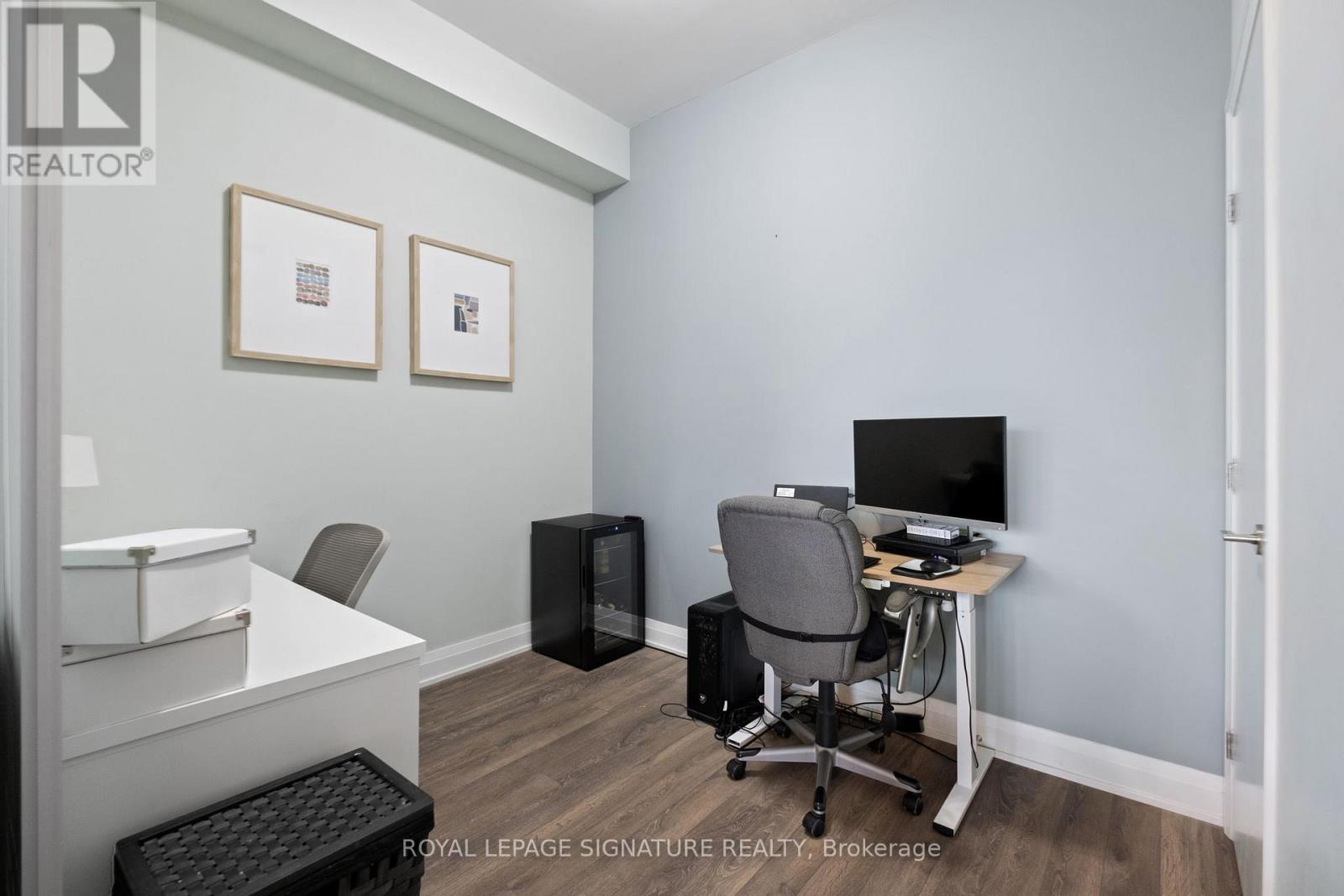 Photo 19 of 316 4800 Highway 7, Vaughan ON