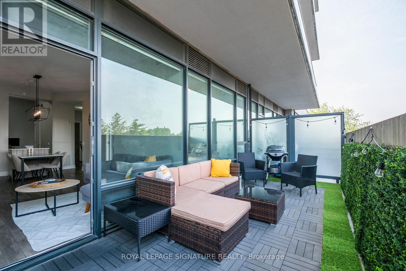 Photo 23 of 316 4800 Highway 7, Vaughan ON