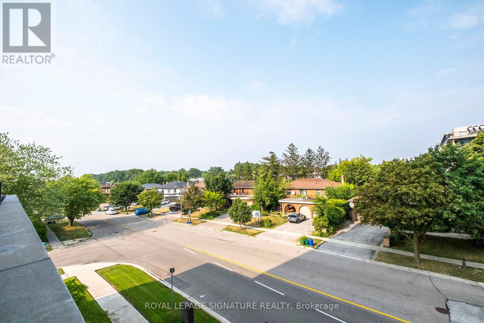 Photo 25 of 316 4800 Highway 7, Vaughan ON