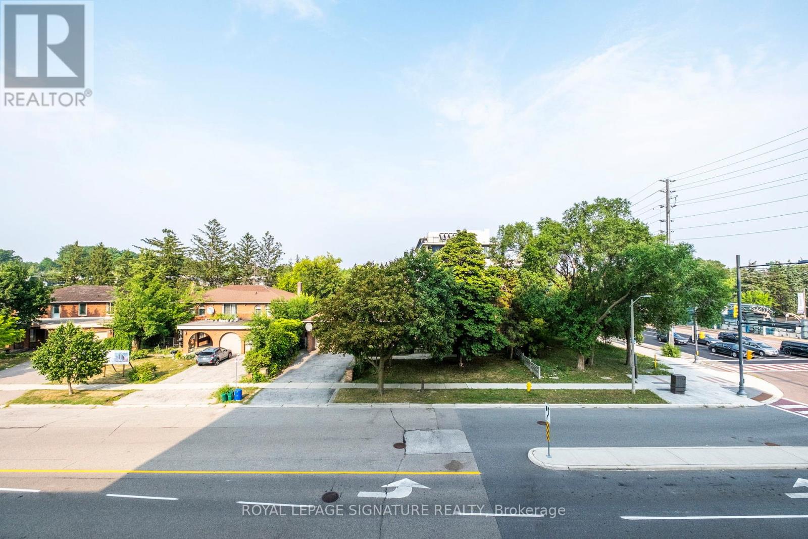 Photo 26 of 316 4800 Highway 7, Vaughan ON
