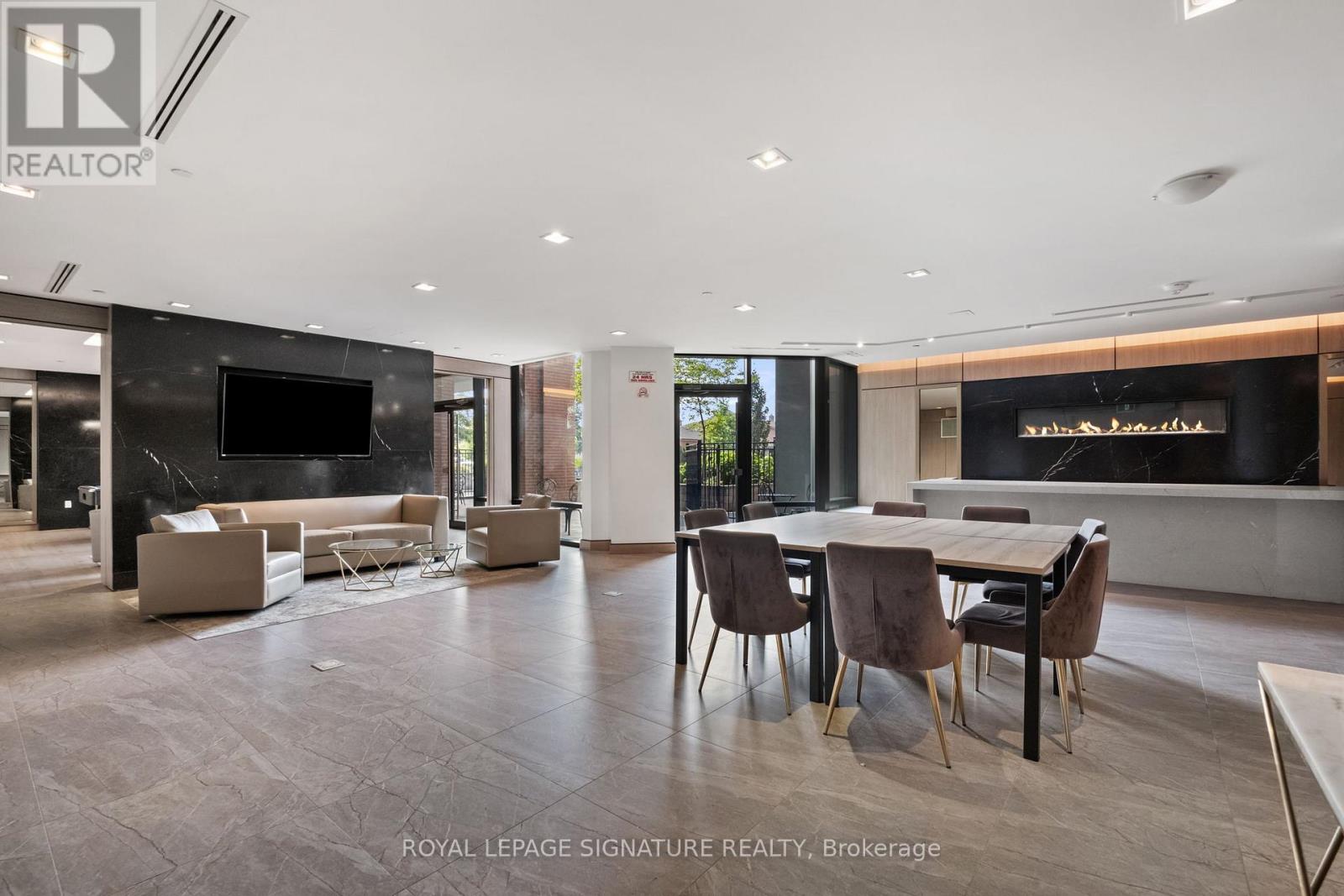 Photo 28 of 316 4800 Highway 7, Vaughan ON