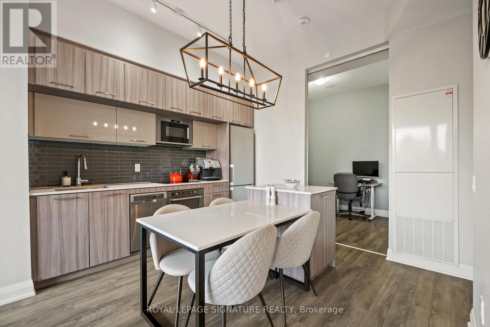 Photo 3 of 316 4800 Highway 7, Vaughan ON