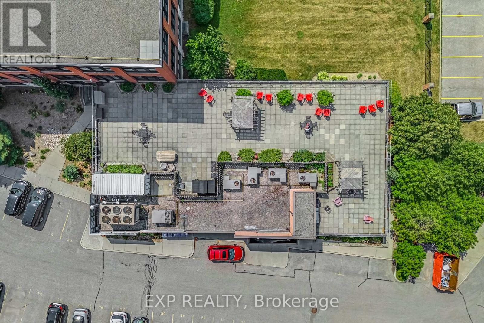 Photo 24 of 111 543 Timothy Street, Newmarket ON