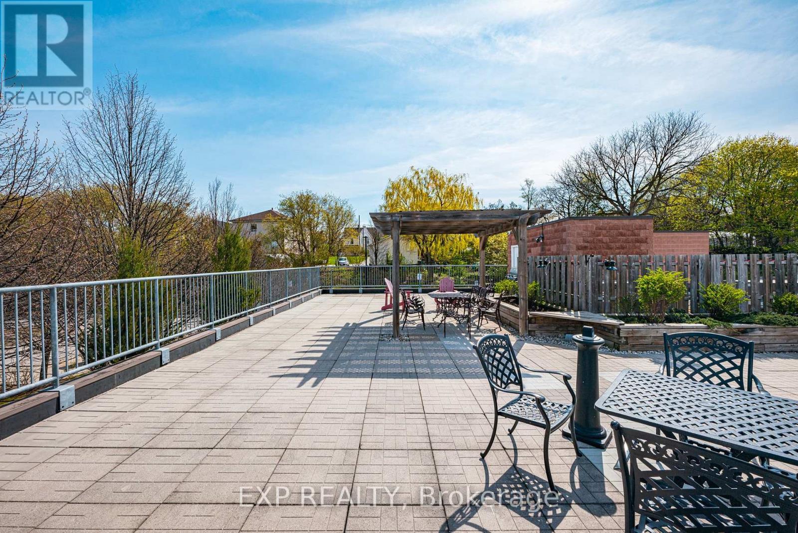 Photo 18 of 111 543 Timothy Street, Newmarket ON