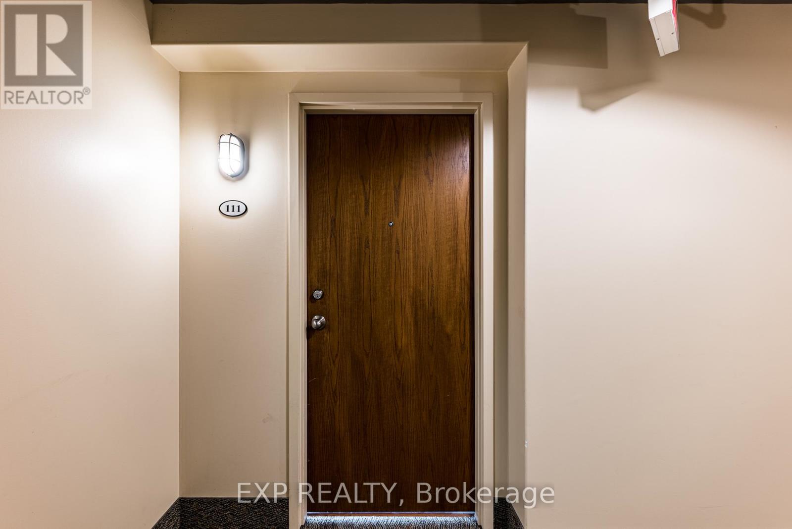 Photo 6 of 111 543 Timothy Street, Newmarket ON