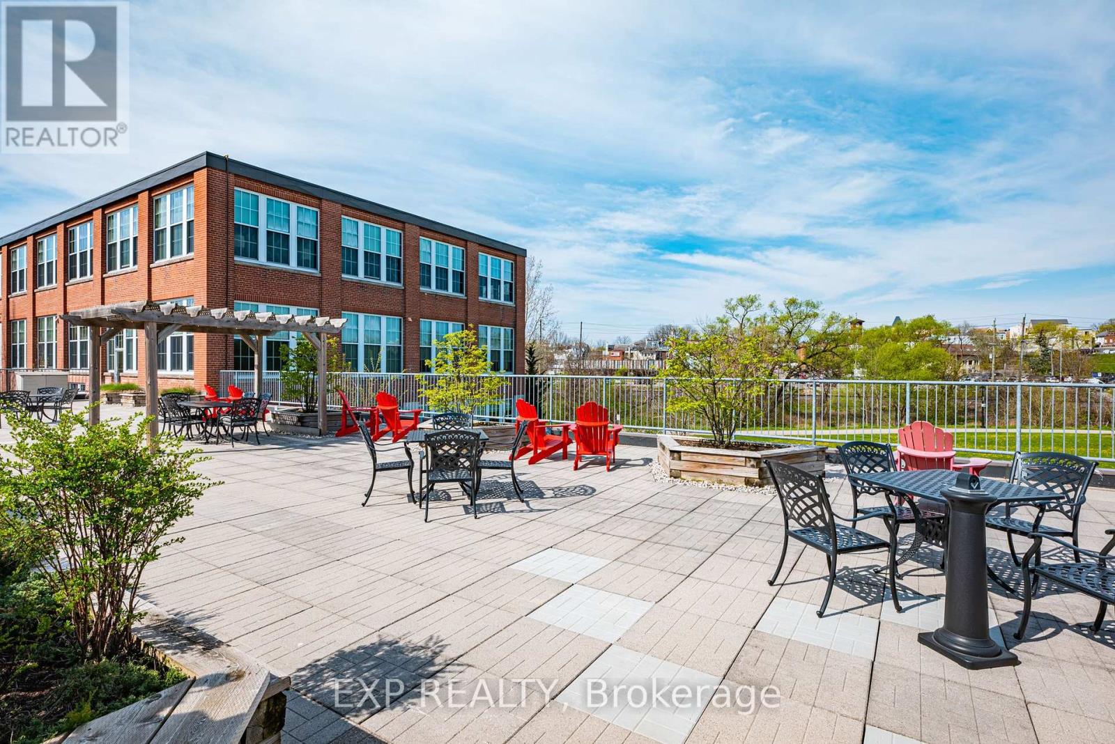 Photo 29 of 111 543 Timothy Street, Newmarket ON