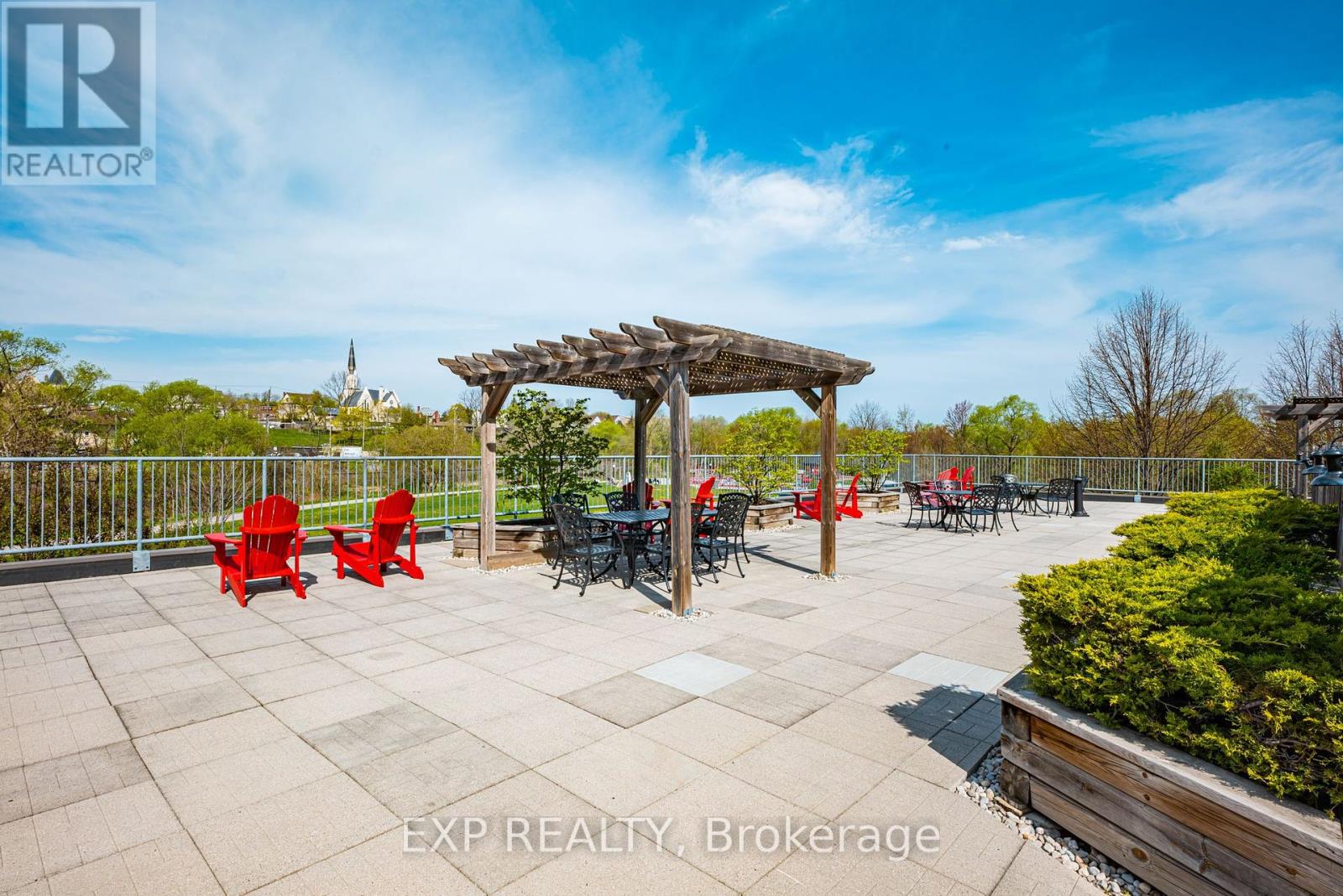 Photo 32 of 111 543 Timothy Street, Newmarket ON
