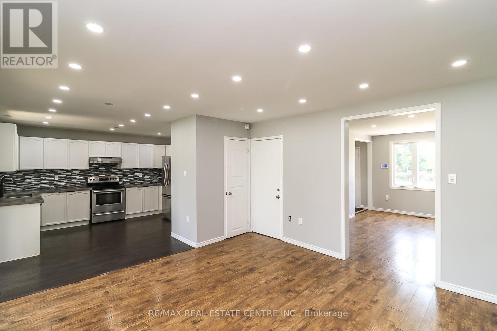 Single Family House for Sale in  CUNDLES ROAD W Barrie (Northwest) 