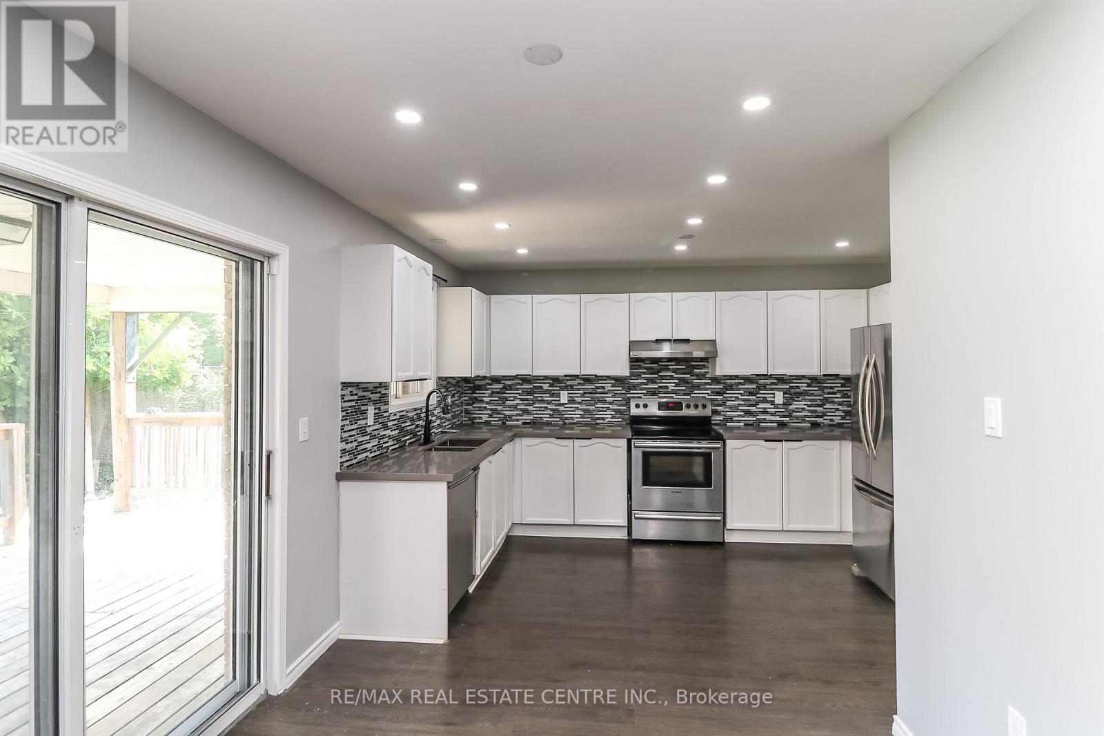 Single Family House for Sale in  CUNDLES ROAD W Barrie (Northwest) 