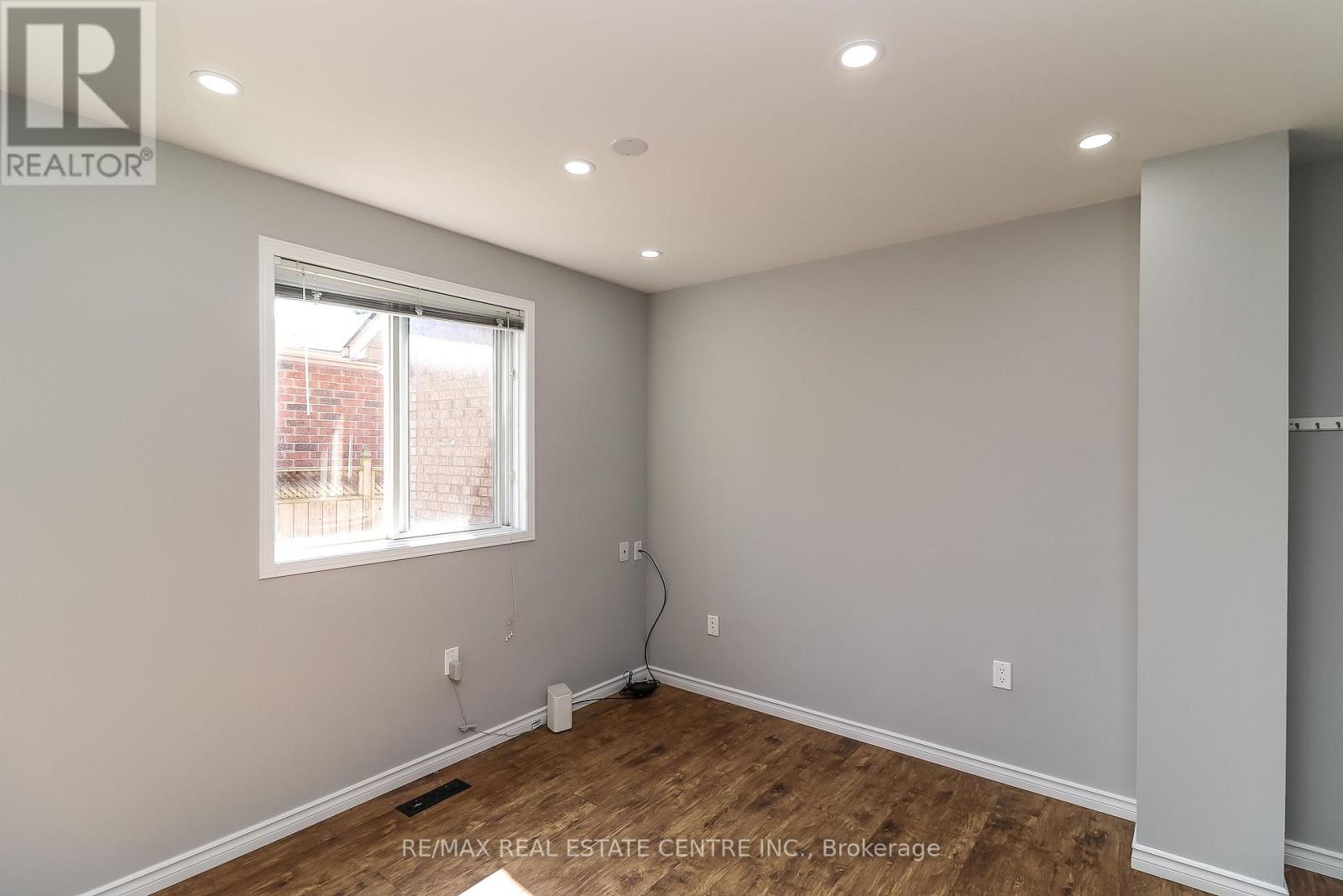Single Family House for Sale in  CUNDLES ROAD W Barrie (Northwest) 