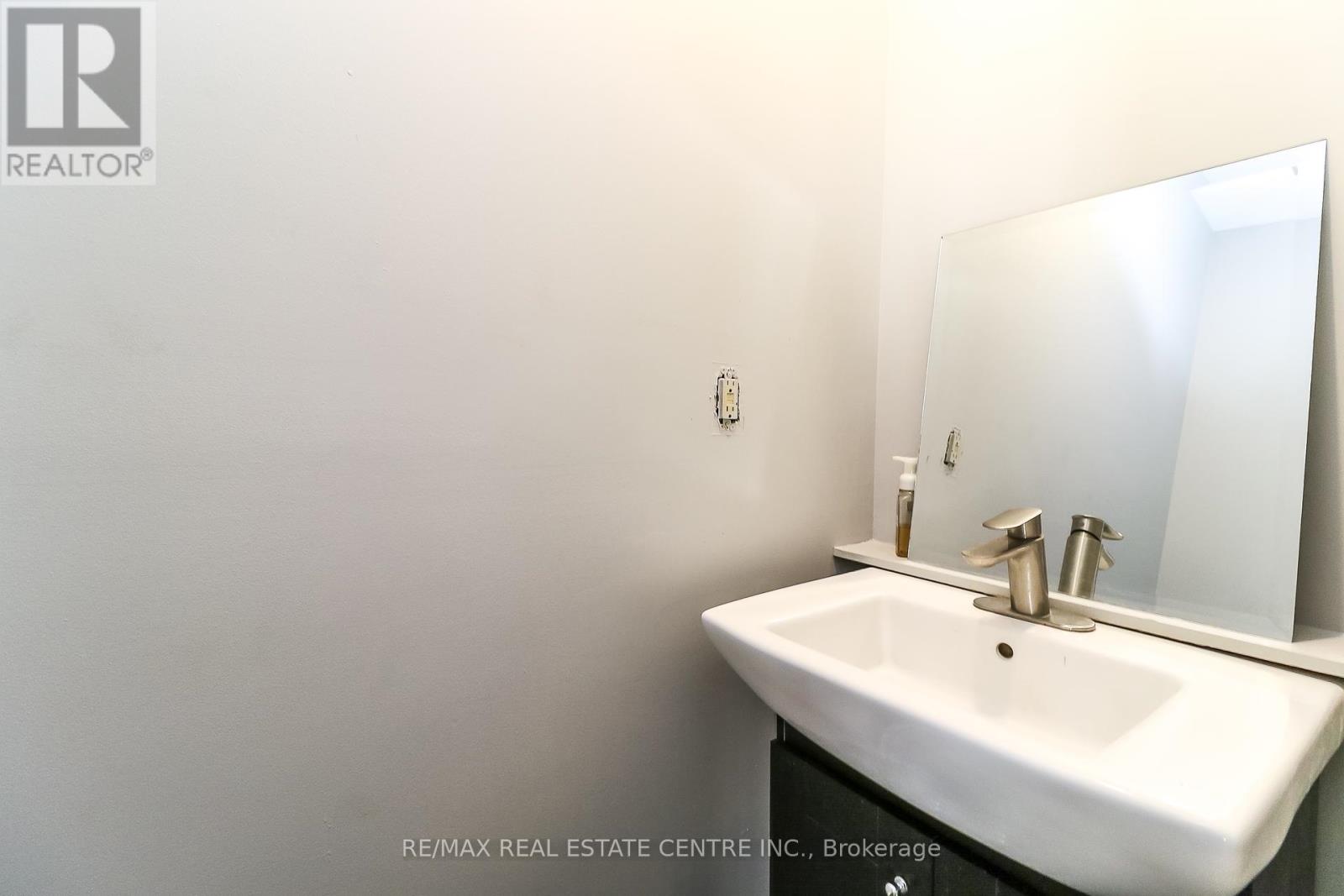 Single Family House for Sale in  CUNDLES ROAD W Barrie (Northwest) 