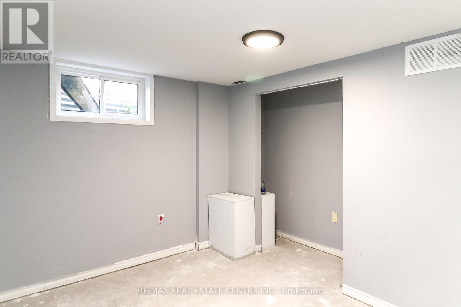 Single Family House for Sale in  CUNDLES ROAD W Barrie (Northwest) 