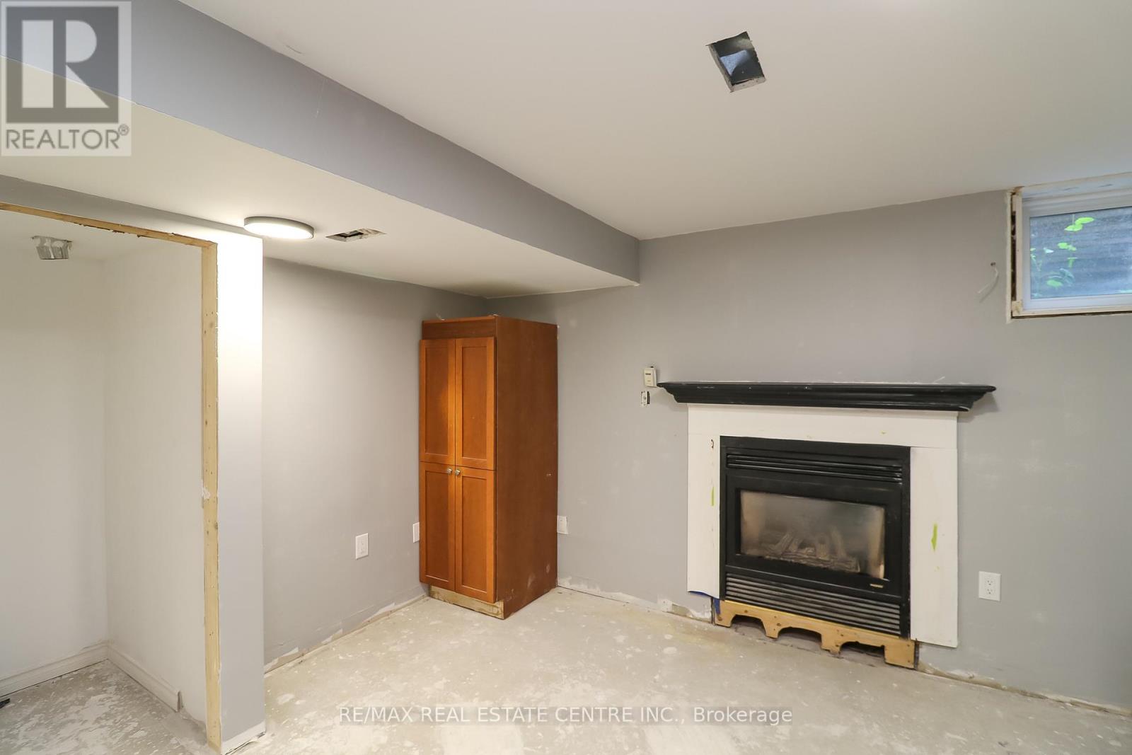 Single Family House for Sale in  CUNDLES ROAD W Barrie (Northwest) 