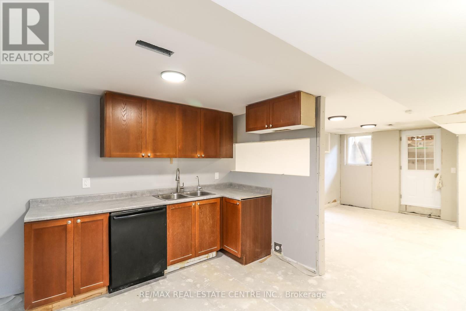 Single Family House for Sale in  CUNDLES ROAD W Barrie (Northwest) 