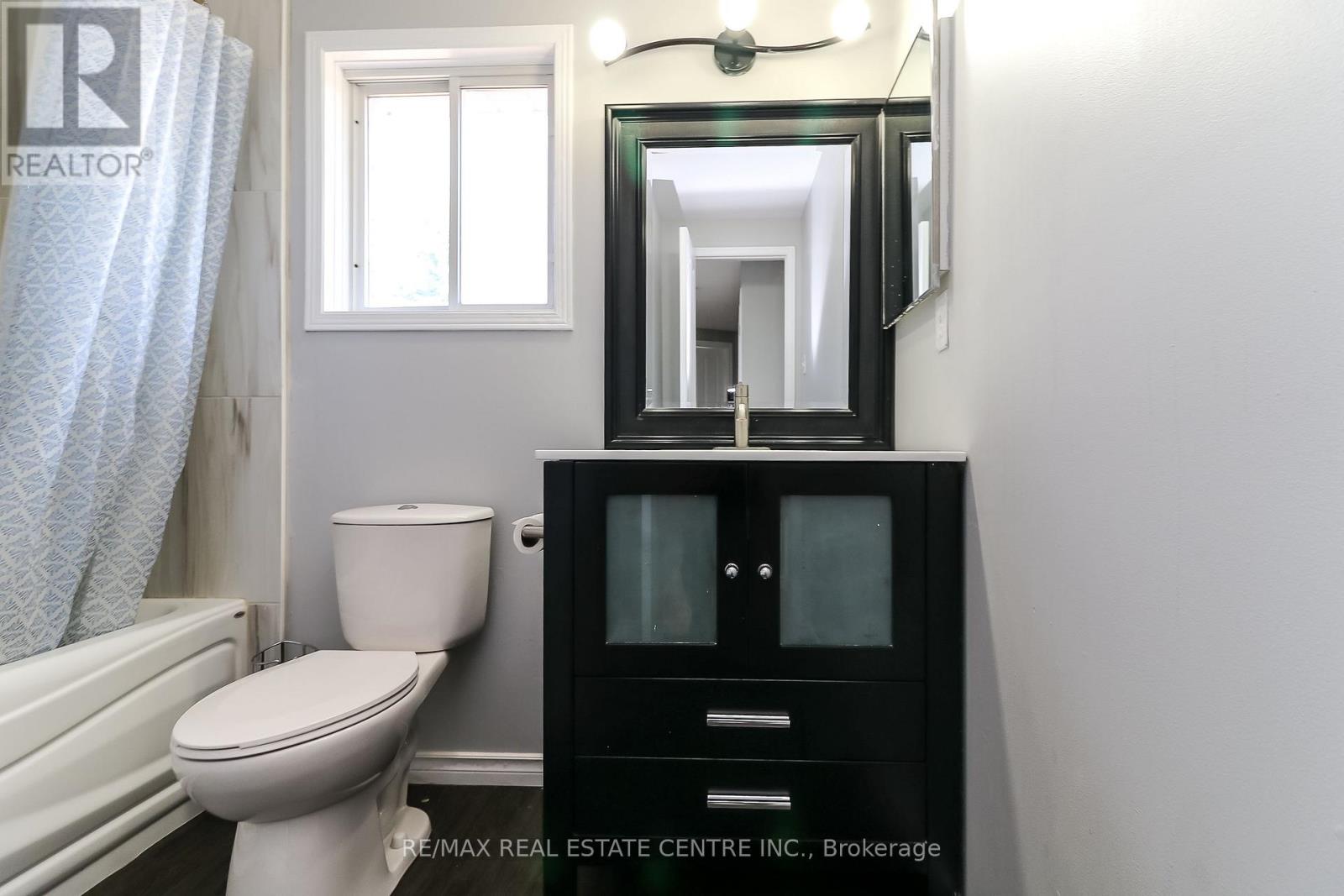 Single Family House for Sale in  CUNDLES ROAD W Barrie (Northwest) 