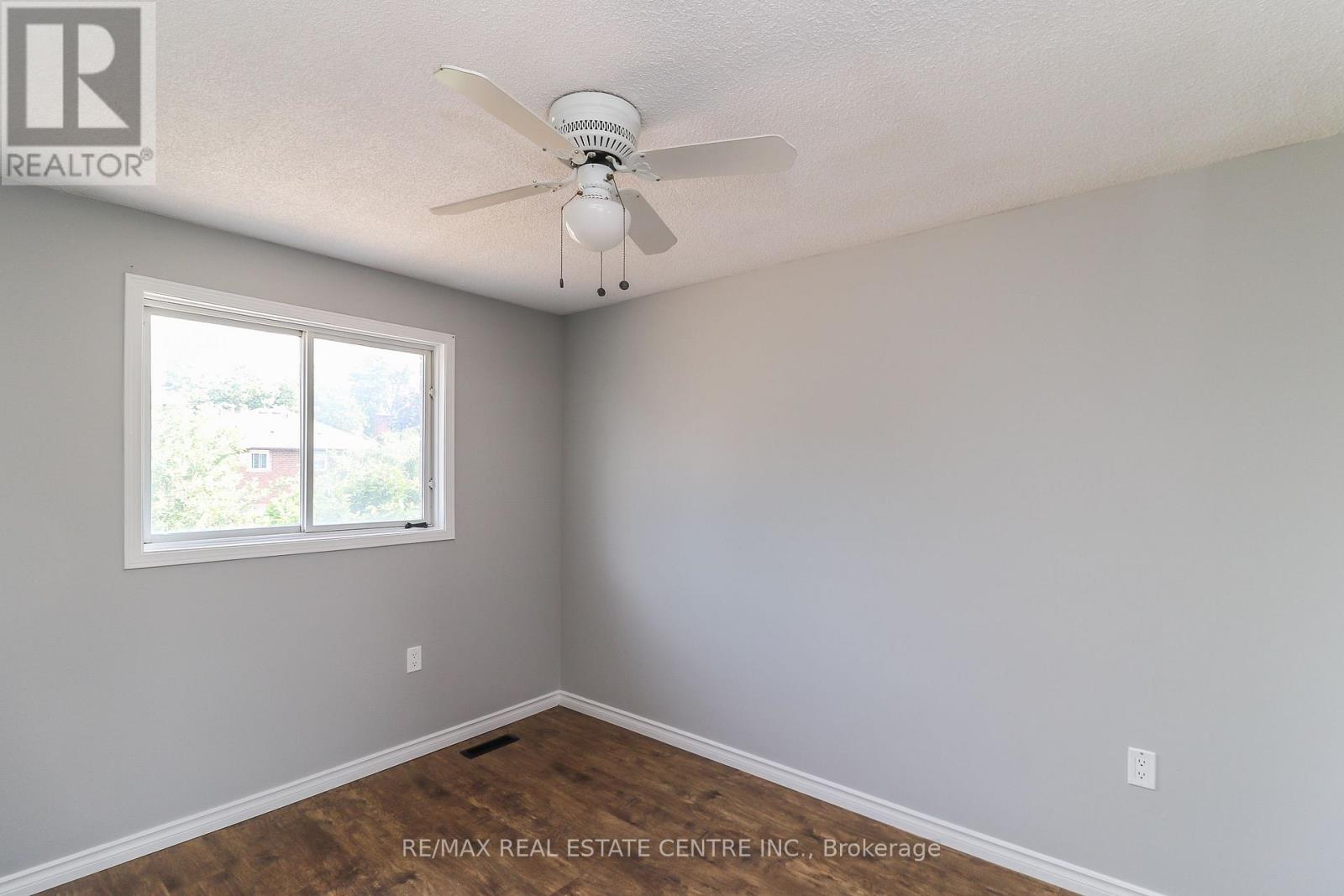 Single Family House for Sale in  CUNDLES ROAD W Barrie (Northwest) 