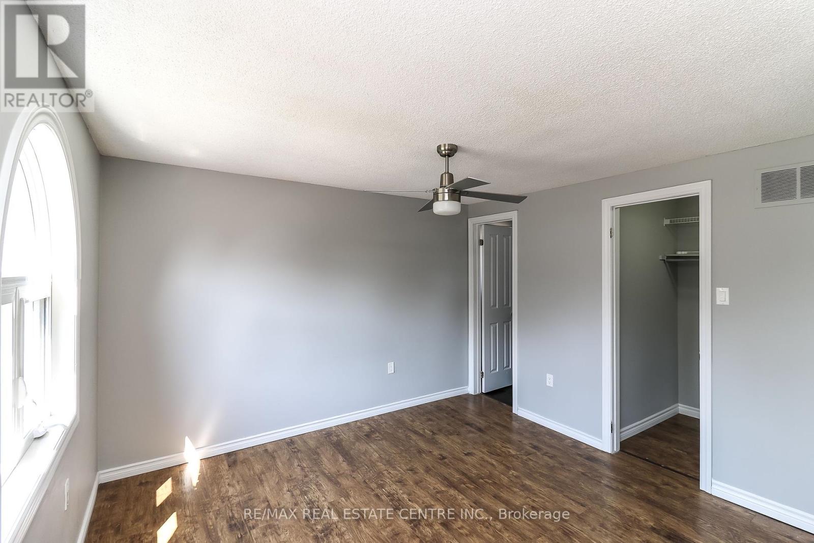 Single Family House for Sale in  CUNDLES ROAD W Barrie (Northwest) 