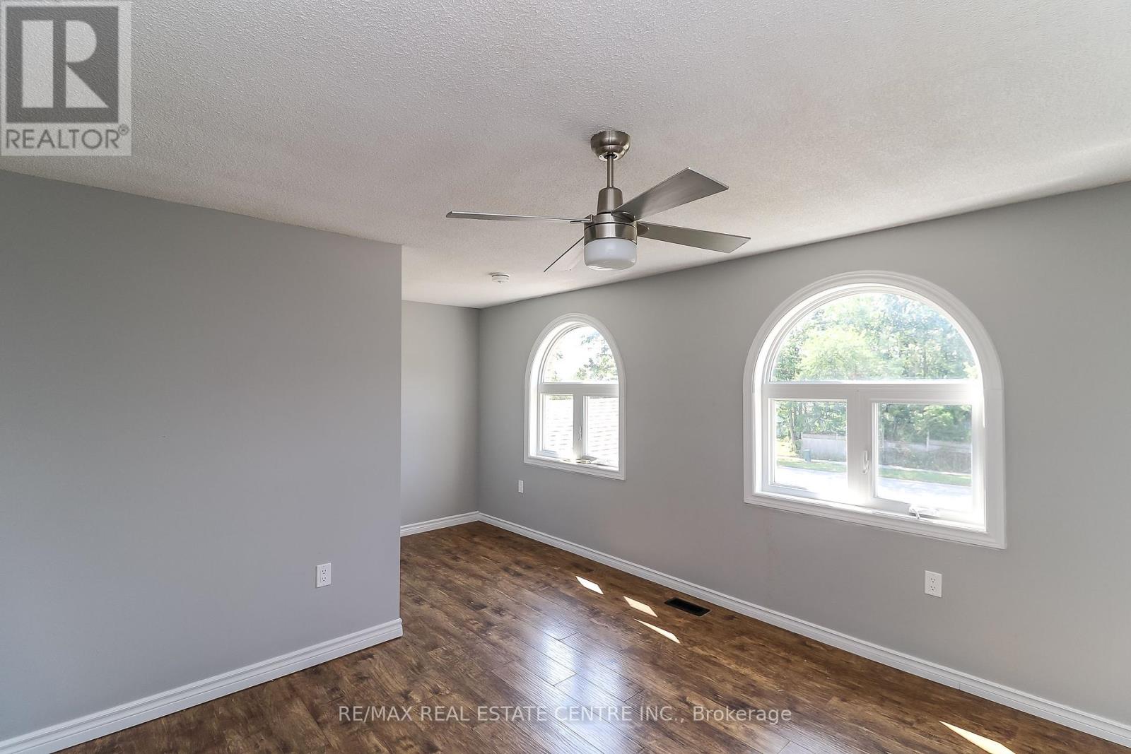 Single Family House for Sale in  CUNDLES ROAD W Barrie (Northwest) 