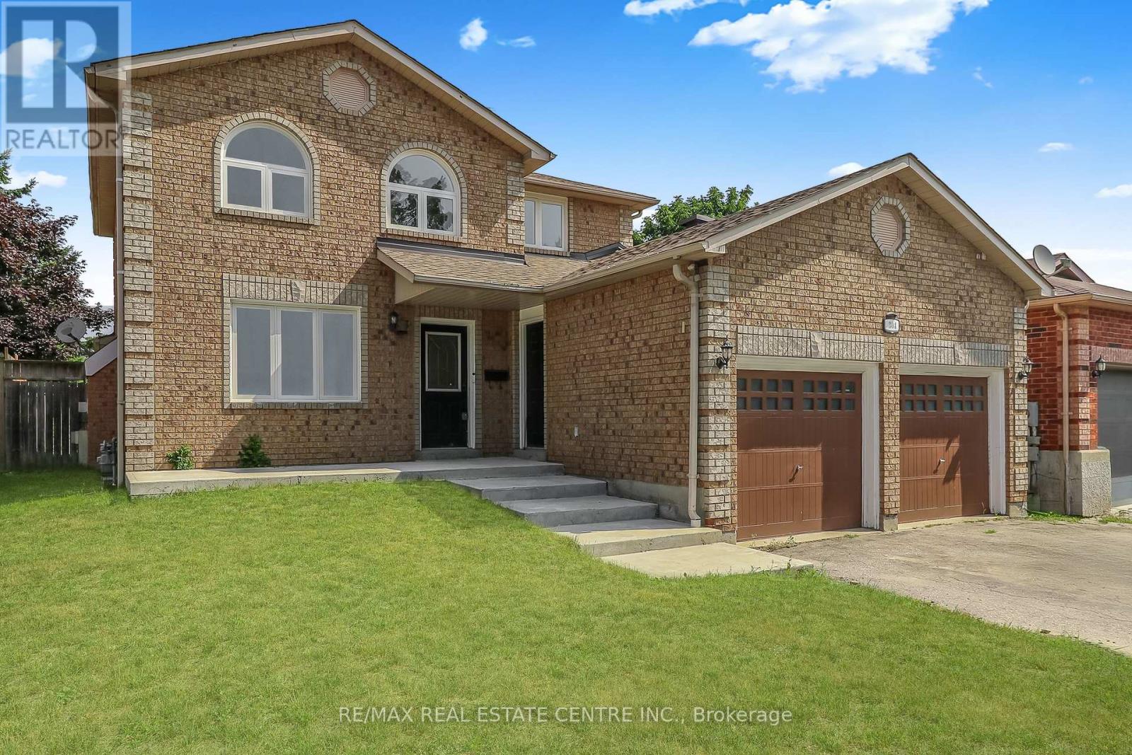 Single Family House for Sale in  CUNDLES ROAD W Barrie (Northwest) 