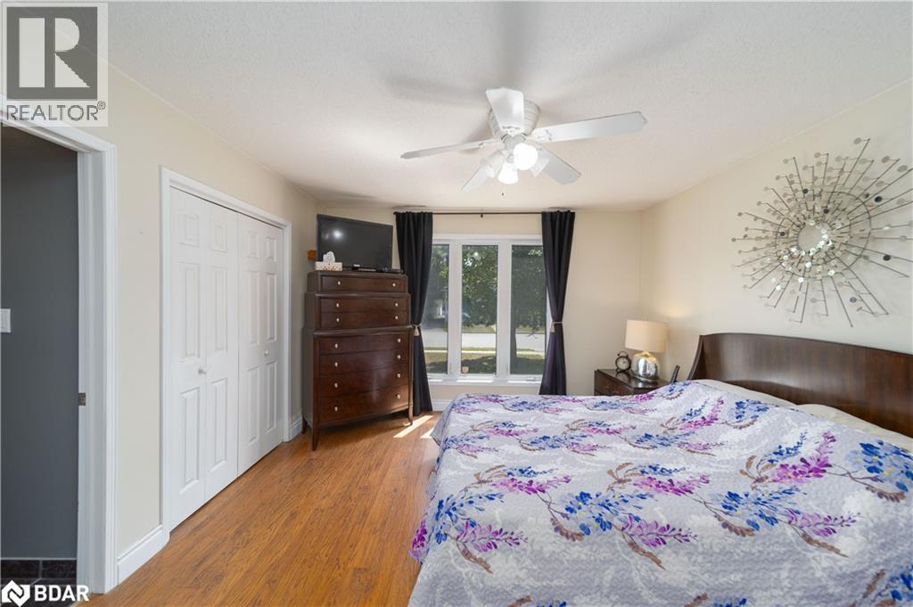 Photo 5 of 86 Donald Street, Barrie ON