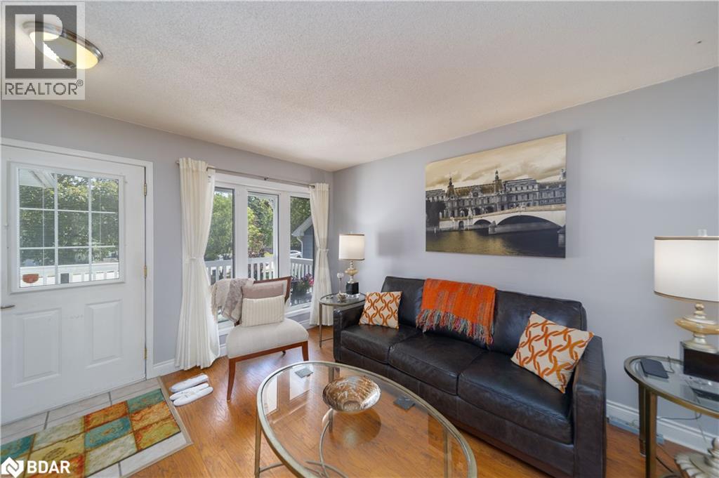 Photo 32 of 86 Donald Street, Barrie ON