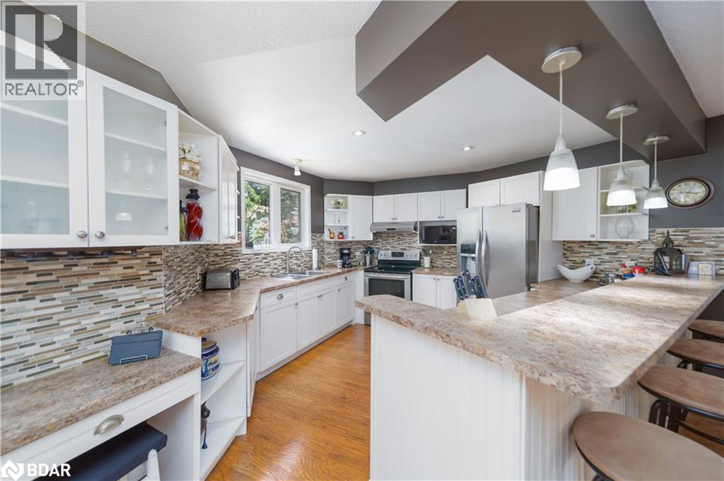 Photo 14 of 86 Donald Street, Barrie ON