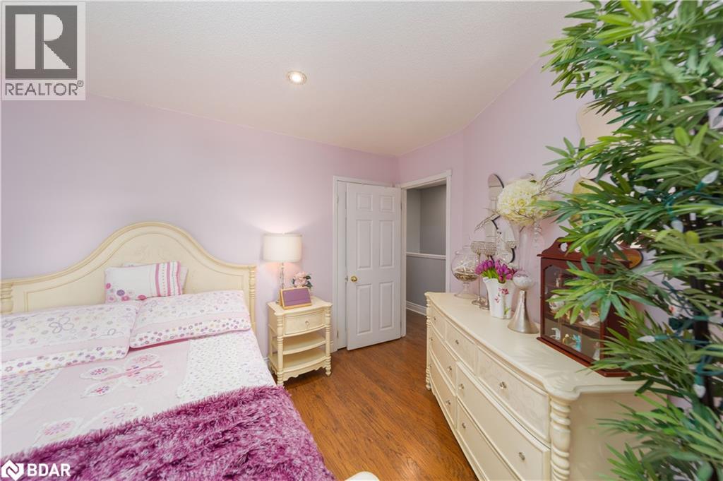 Photo 16 of 86 Donald Street, Barrie ON