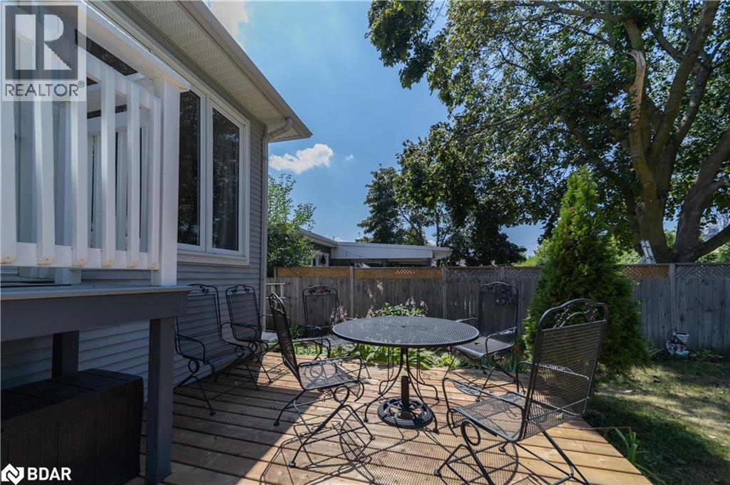 Photo 4 of 86 Donald Street, Barrie ON
