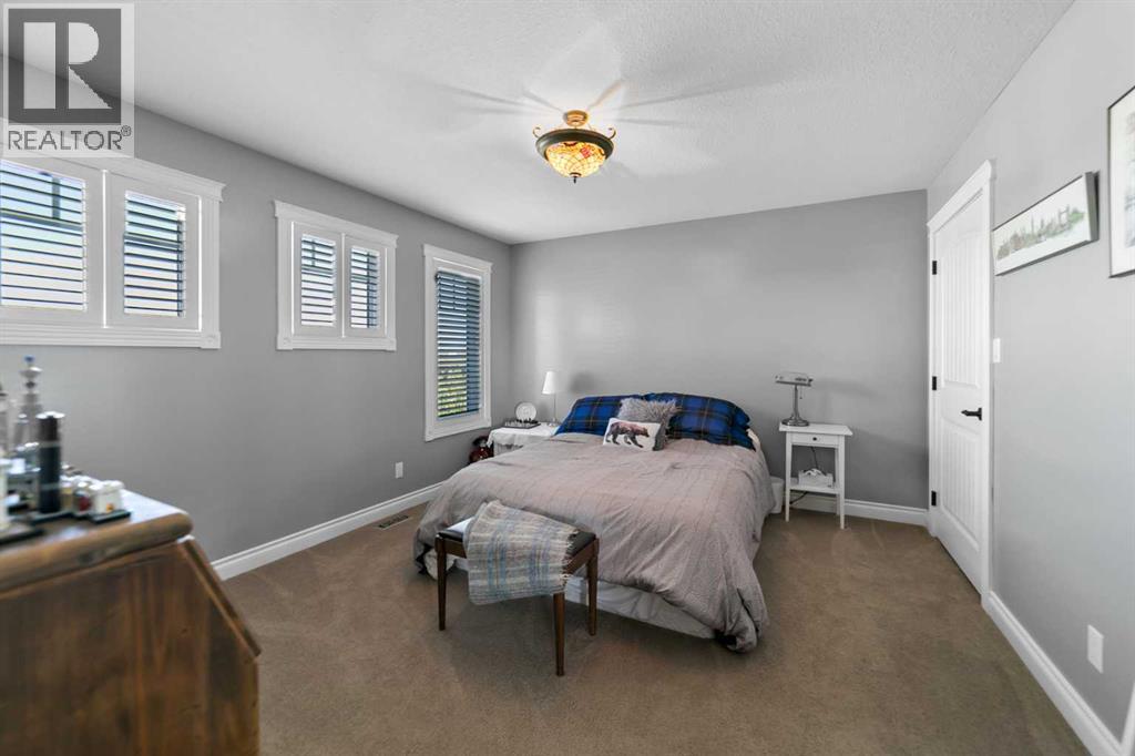 Photo 10 of 3701 68 A Street W, Camrose AB
