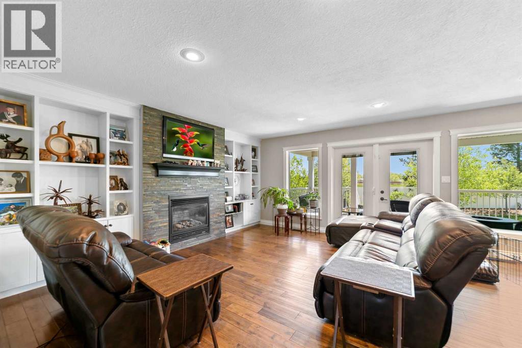 Photo 2 of 3701 68 A Street W, Camrose AB