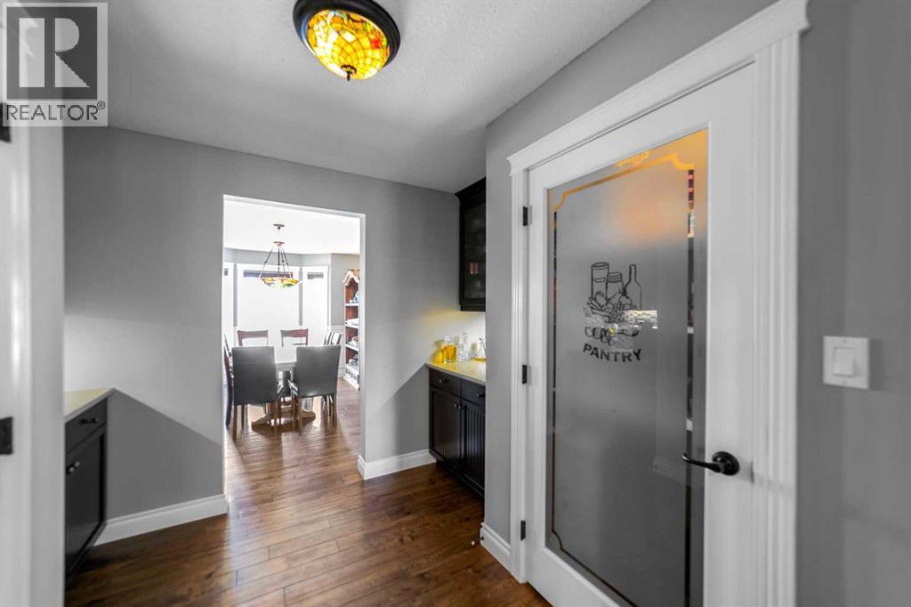 Photo 8 of 3701 68 A Street W, Camrose AB