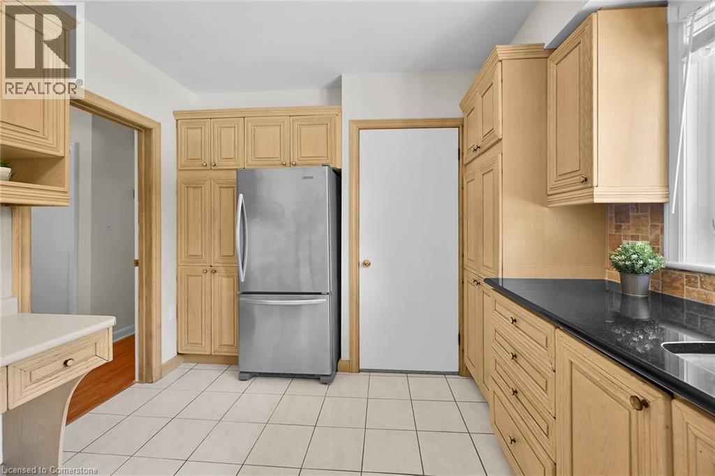 Photo 25 of 128 Oneida Boulevard, Ancaster ON