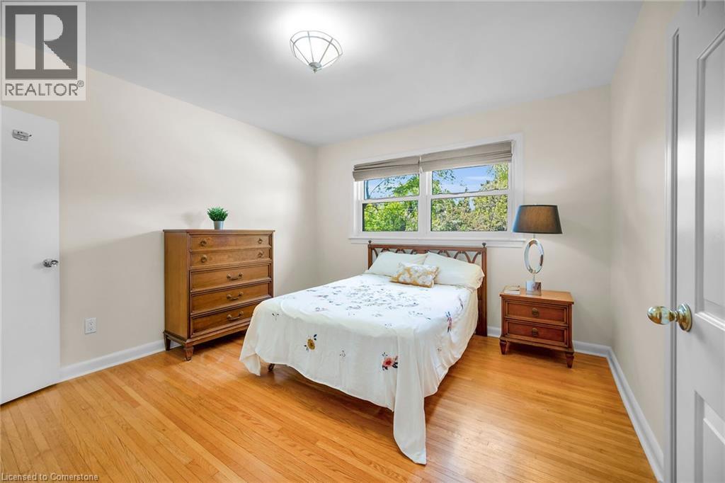 Photo 39 of 128 Oneida Boulevard, Ancaster ON