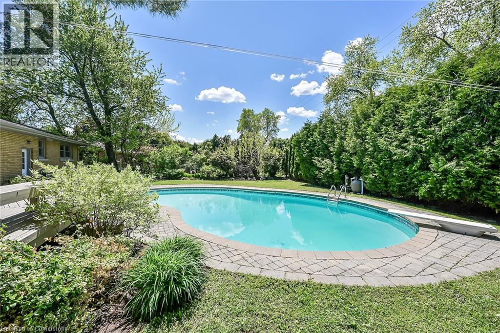 Photo 14 of 128 Oneida Boulevard, Ancaster ON