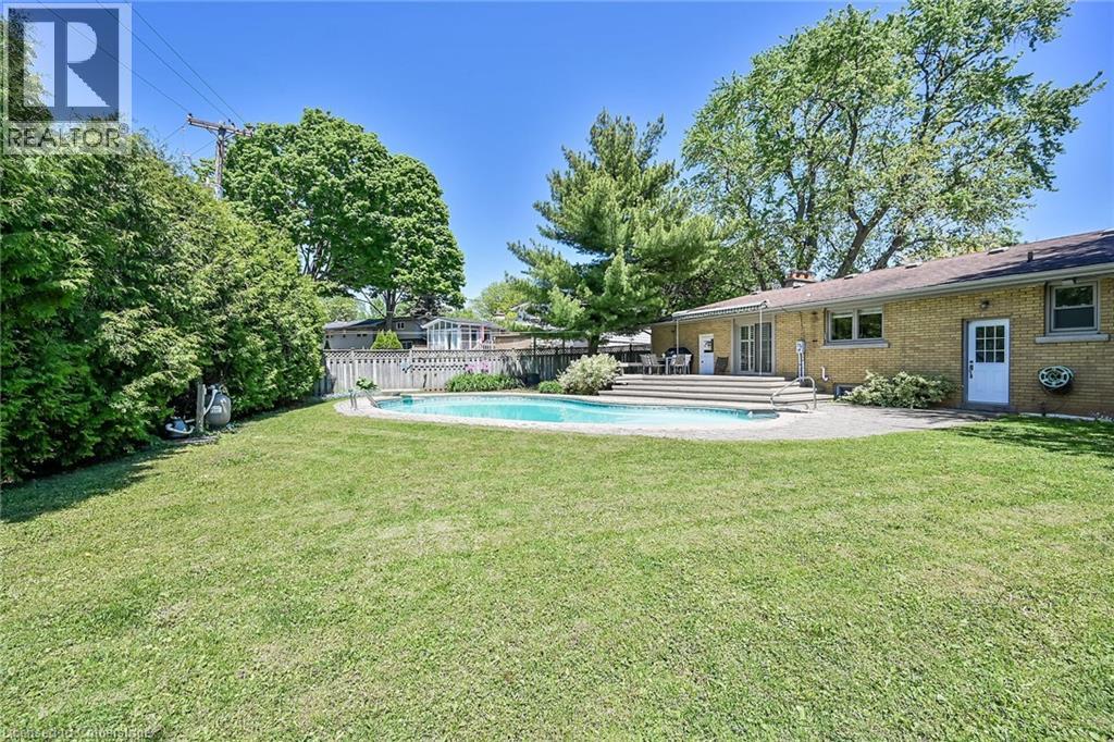 Photo 29 of 128 Oneida Boulevard, Ancaster ON