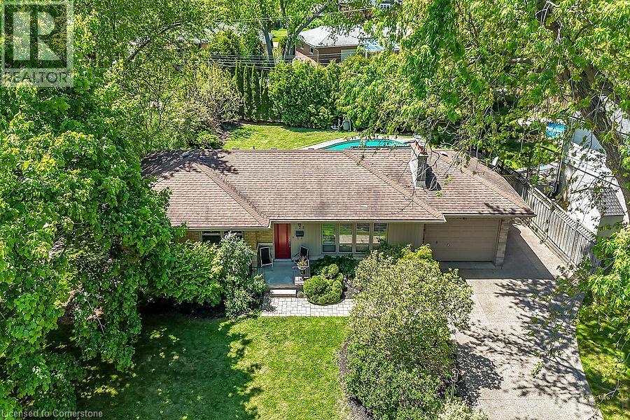 Photo 36 of 128 Oneida Boulevard, Ancaster ON