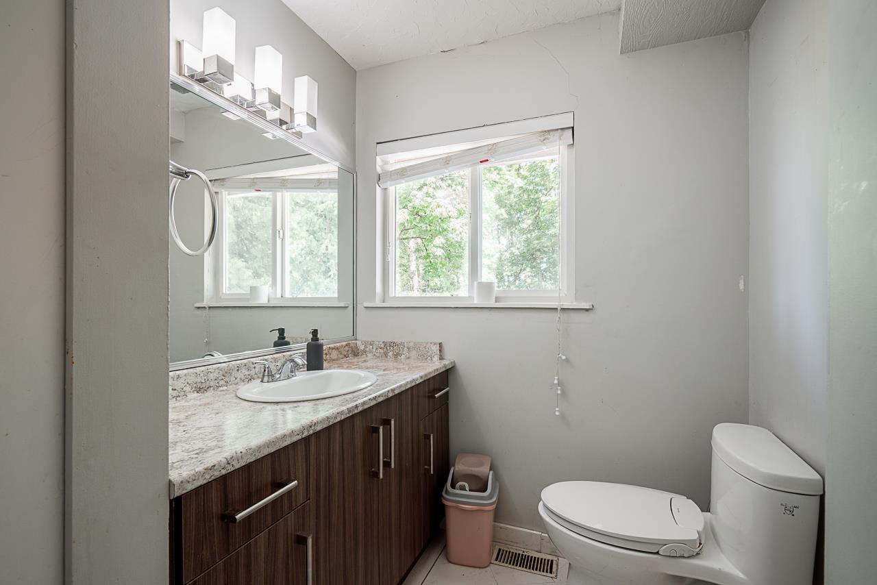 Photo 16 of 19273 80 Avenue, Surrey BC