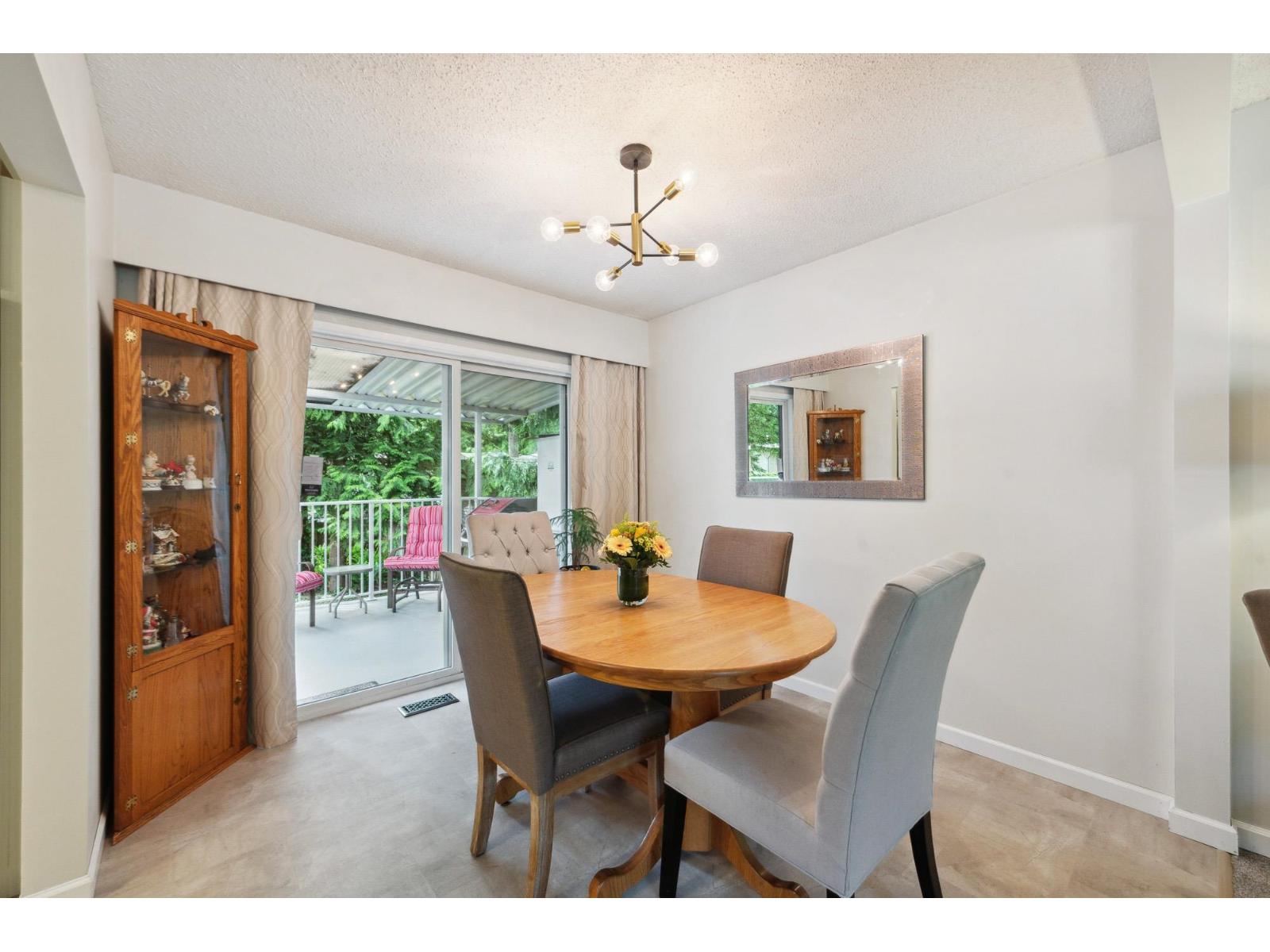 Photo 10 of 4037 196 A Street, Langley BC