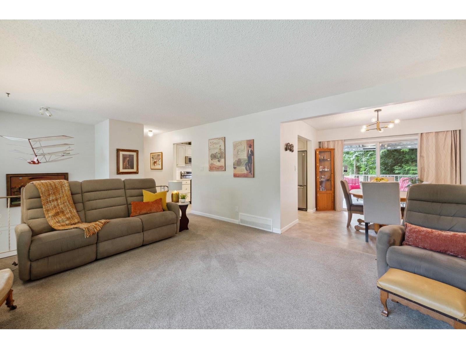 Photo 6 of 4037 196 A Street, Langley BC