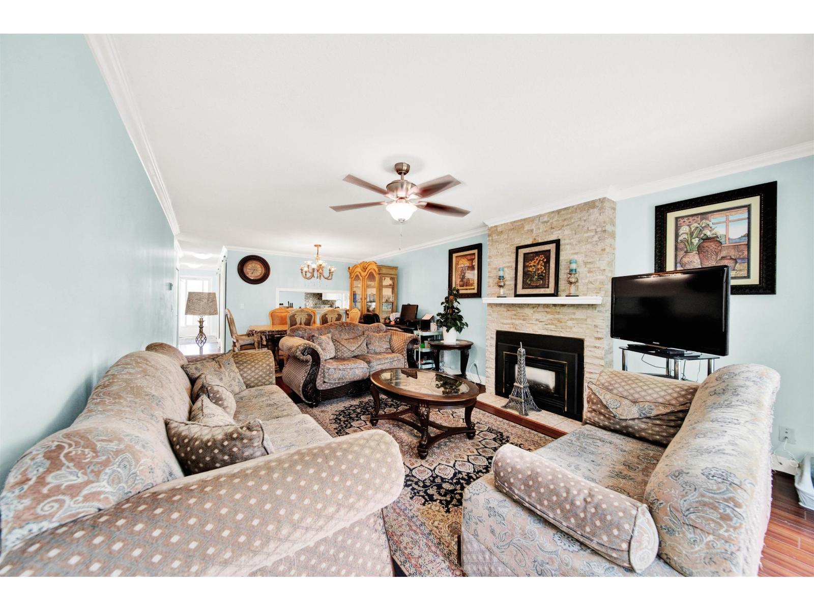 Photo 8 of 12247 92nd Avenue, Surrey BC