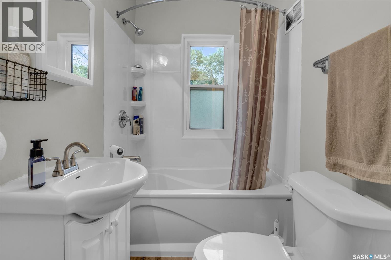 Photo 27 of 1149 Elphinstone Street, Regina SK