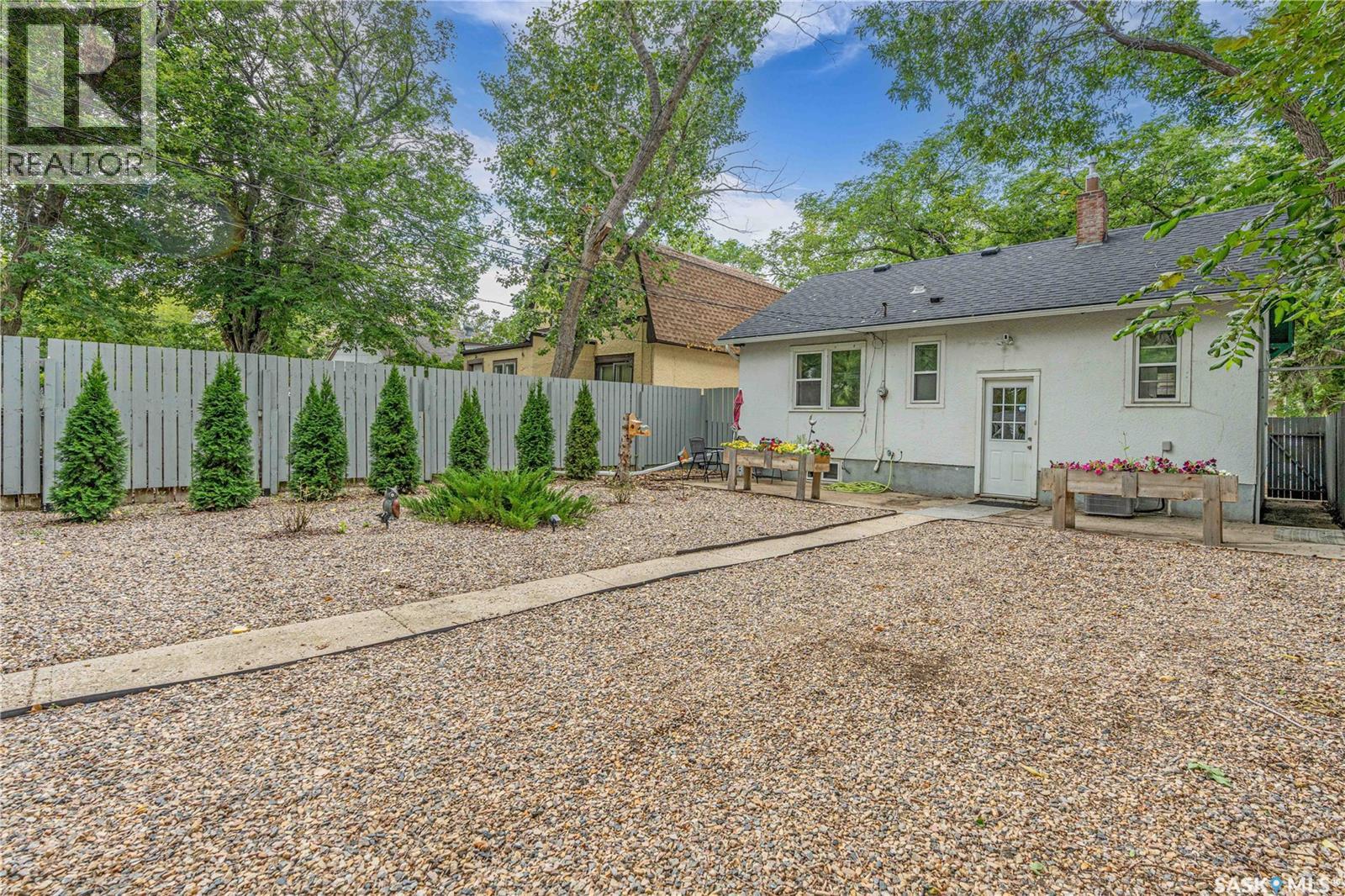 Photo 1 of 1149 Elphinstone Street, Regina SK