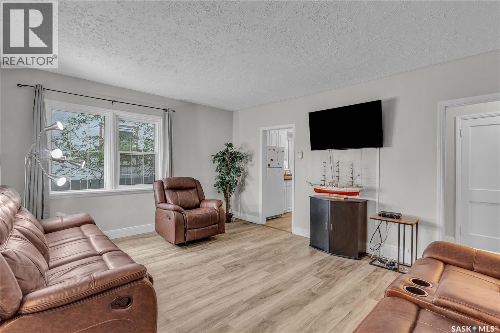 Photo 8 of 1149 Elphinstone Street, Regina SK