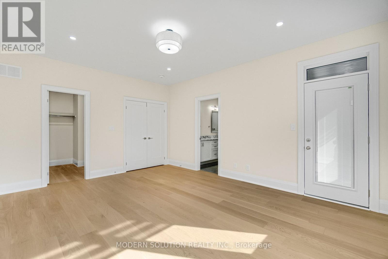 Photo 13 of 1088 Casson Avenue, Mississauga ON
