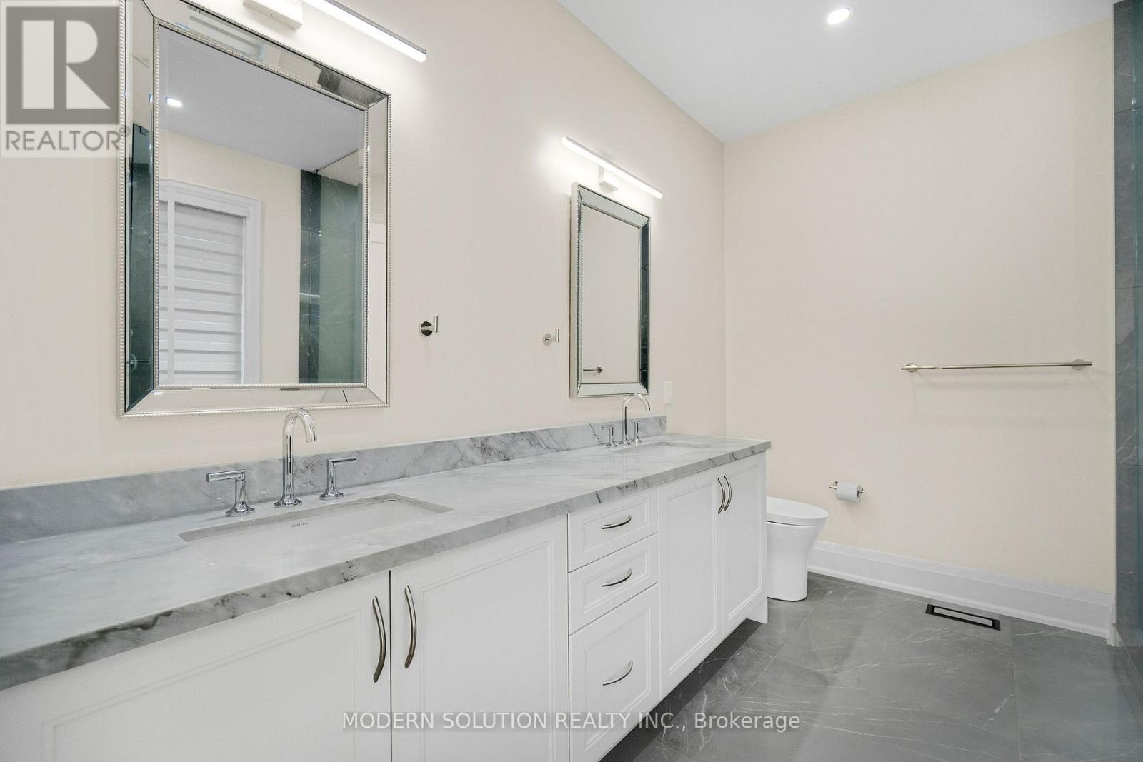 Photo 42 of 1088 Casson Avenue, Mississauga ON